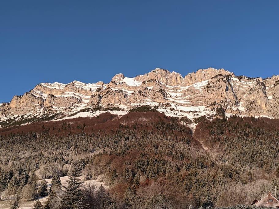 Maison Familiale En Montagne Avec Vue Merveilleuse Sur Le Massif De Belledonne Saint-Bernard  Exteriér fotografie