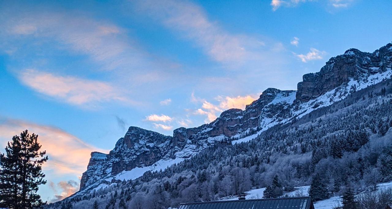 Maison Familiale En Montagne Avec Vue Merveilleuse Sur Le Massif De Belledonne Saint-Bernard  Exteriér fotografie
